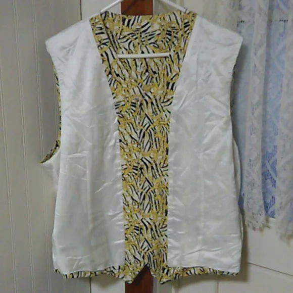 Vintage VERSACE Classic Print Vest - Picture 7 of 11